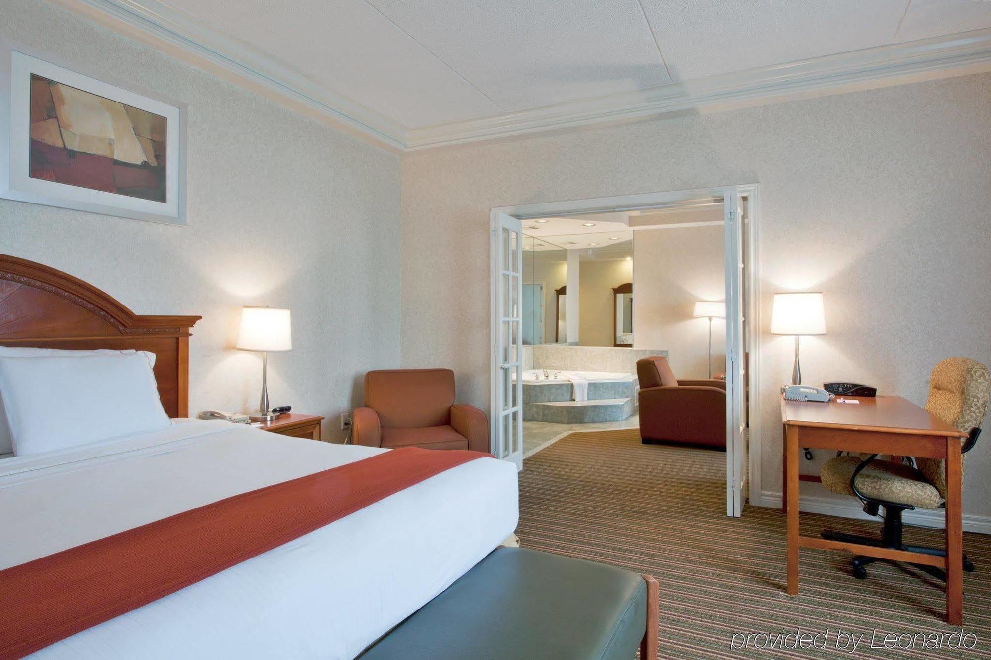 Holiday Inn Express Whitby Oshawa, An Ihg Hotel Zimmer foto